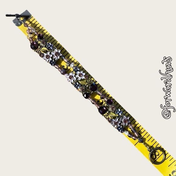 Floral Earring and Bracelet Set with Rhinestones - Picture 6 of 8